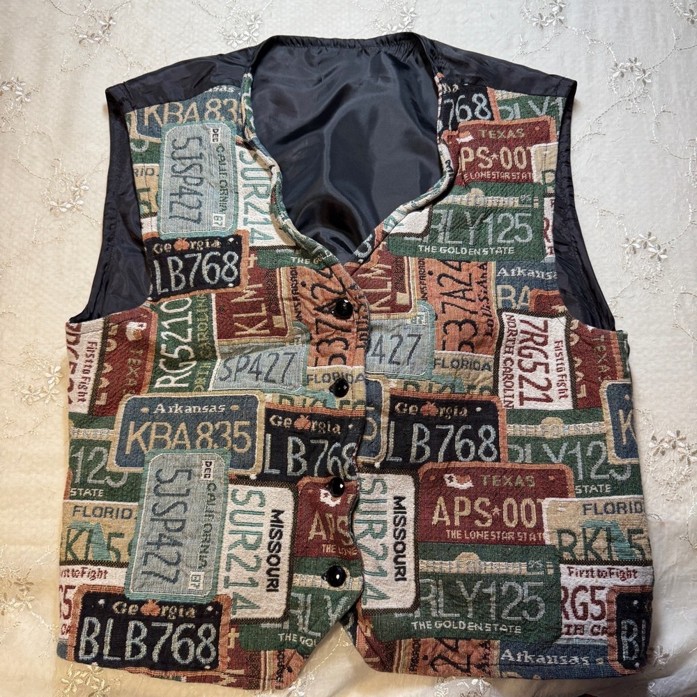 vintage united states license plate tapestry button up vest – best fit medium - Picture 2 of 6